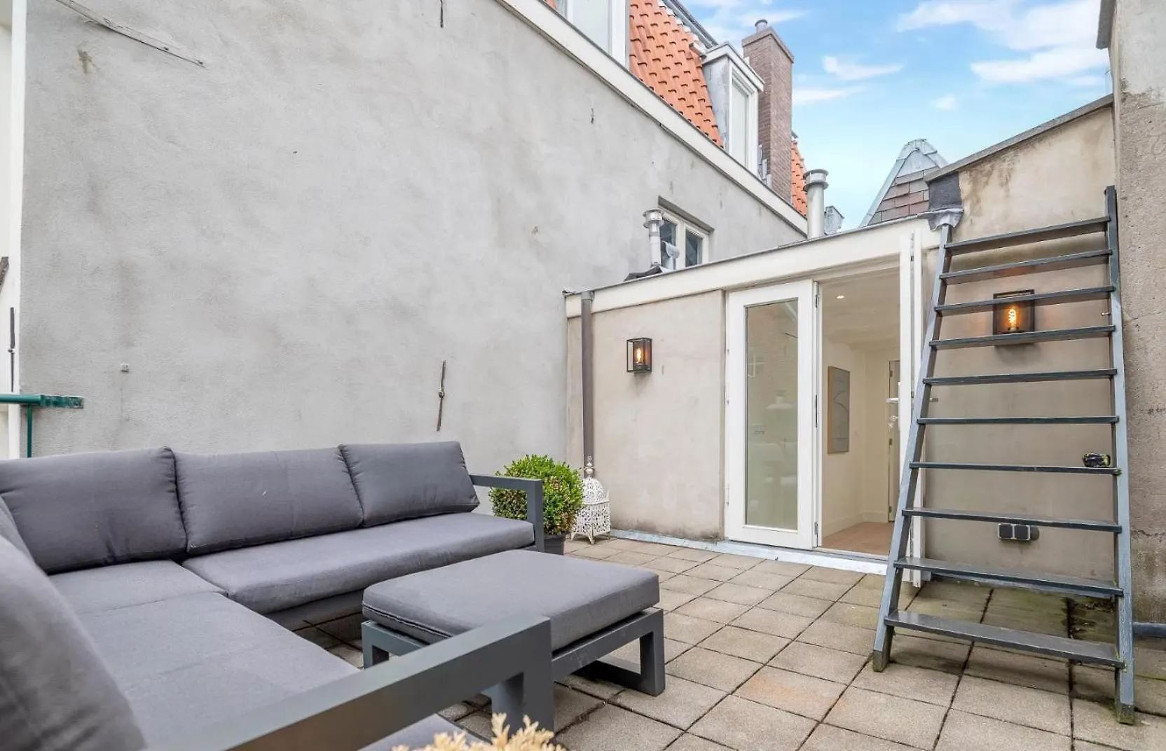 Elegant & Unique Canal House In Famous Canal Area Amsterdam Netherlands