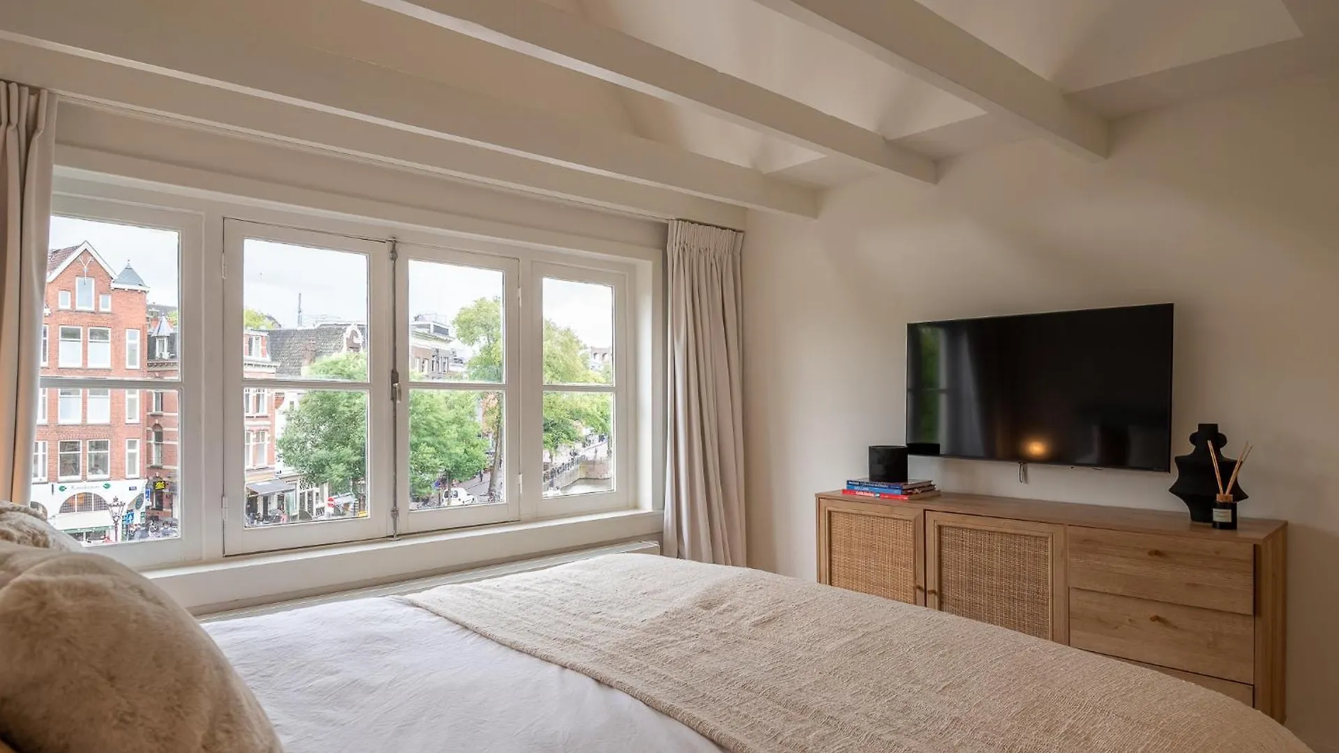 Elegant & Unique Canal House In Famous Canal Area Amsterdam Netherlands